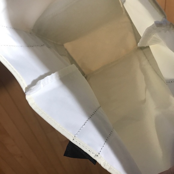 *sold on E* D&G Dolce & Gabbana wht/blk bag - Picture 3 of 8